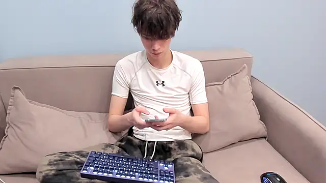 Snapshot of Ur_NextDoor_Boy chatting on 02/26/26, 05:17 Ur NextDoor Boy online show from 02/26/26, 05:17