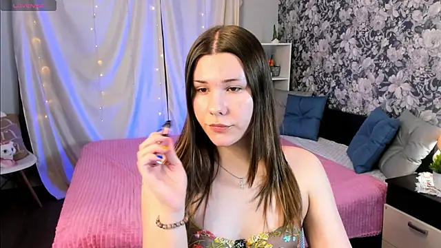 Snapshot of Coraline_kitty chatting on 02/22/26, 06:24 Coraline kitty online show from 02/22/26, 06:24