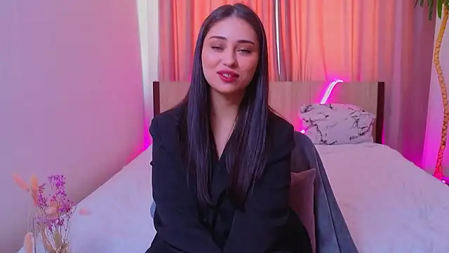 Snapshot of Sofia_Plump chatting on 02/18/26, 10:11 Sofia Plump online show from 02/18/26, 10:11