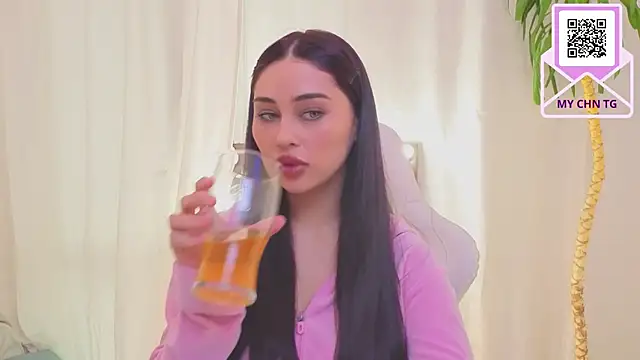 Sofia Plump online show from 03/29/26, 11:54