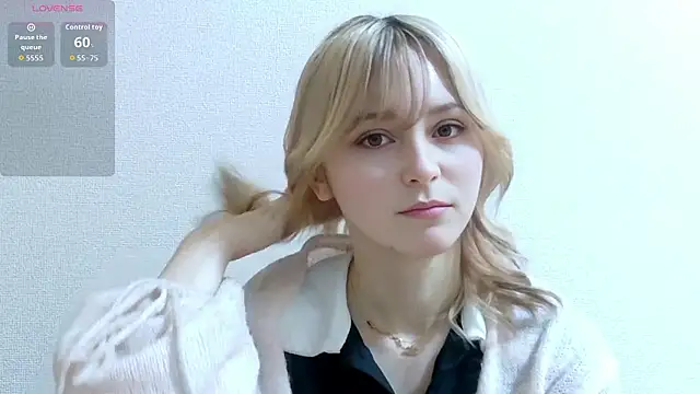 Snapshot of e_ri_ka93 chatting on 06/14/26, 01:24 e ri ka93 online show from 06/14/26, 01:24
