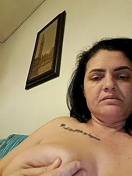 Snapshot of Sony28v chatting on 02/18/26, 06:48 Sony28v online show from 02/18/26, 06:48