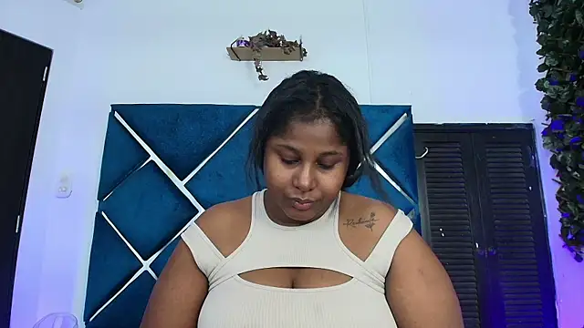 Snapshot of AlexaRousse4u chatting on 06/18/26, 11:42 AlexaRousse4u online show from 06/18/26, 11:42