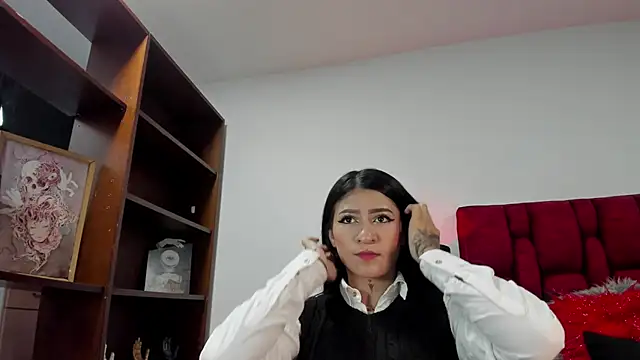 Snapshot of LuciadelaVega chatting on 02/24/26, 07:01 LuciadelaVega online show from 02/24/26, 07:01