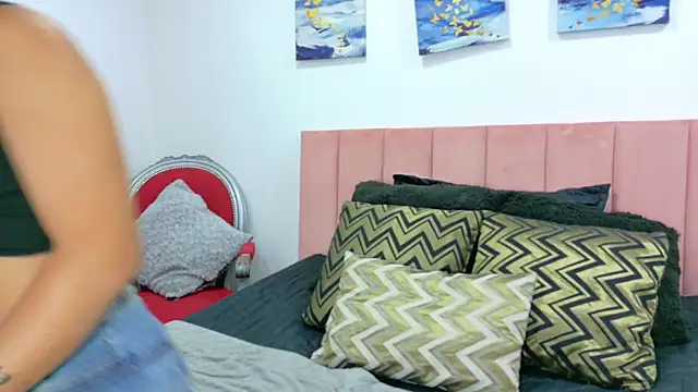 Snapshot of LuciadelaVega chatting on 03/01/26, 04:42 LuciadelaVega online show from 03/01/26, 04:42