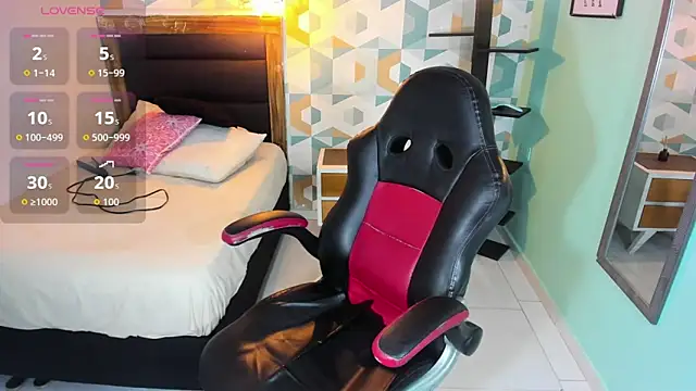 KAROLAGREY online show from 05/30/26, 03:03