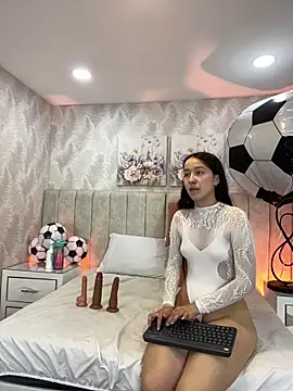 Snapshot of Brisa_Silva chatting on 06/19/26, 11:58 Brisa Silva online show from 06/19/26, 11:58