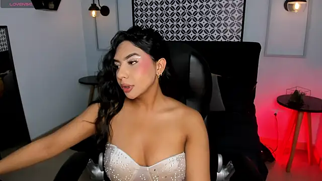 Lola 12  online show from 03/06/26, 12:56