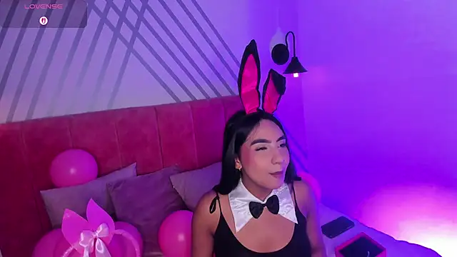 Lola 12  online show from 04/06/26, 03:13