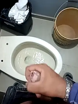 Snapshot of fercheyy chatting on 02/20/26, 11:16 fercheyy online show from 02/20/26, 11:16