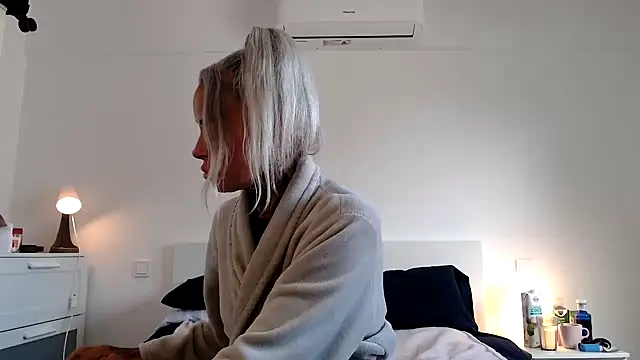 Sophie-Logan-Ink online show from 04/16/26, 11:33