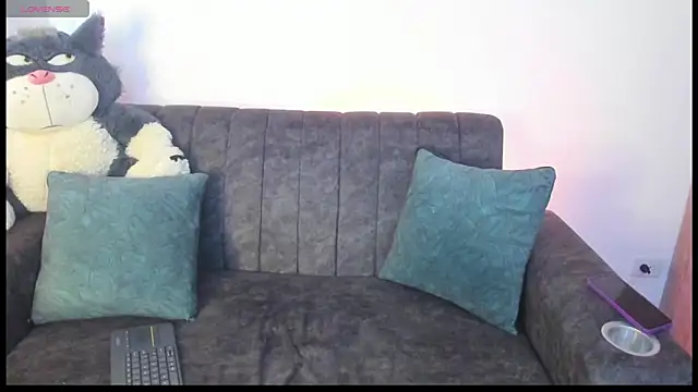 velmoon online show from 05/12/26, 06:16