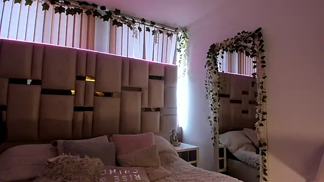 Maya-jhons online show from 03/09/26, 12:09