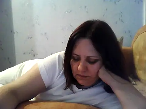 LockyCharm111 online show from 05/31/26, 06:42