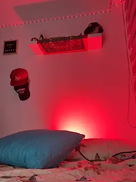 Snapshot of LARIISSAEVANS chatting on 02/19/26, 05:58 LARIISSAEVANS online show from 02/19/26, 05:58