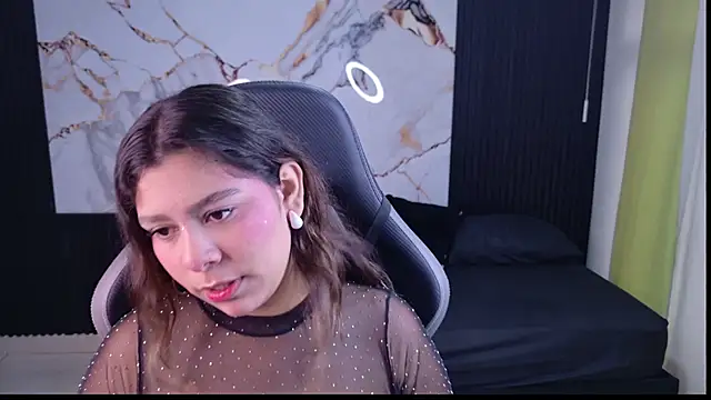 Sophie19   online show from 04/01/26, 11:33