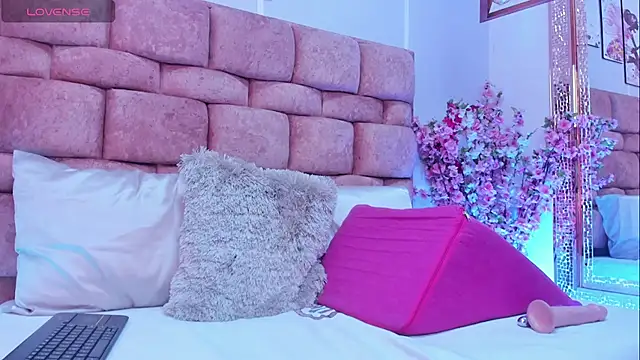 CurvaDorada noa online show from 04/16/26, 09:39