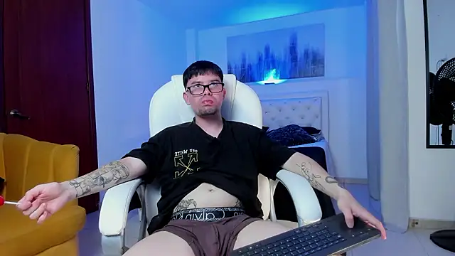 KaiStein online show from 02/11/26, 07:19