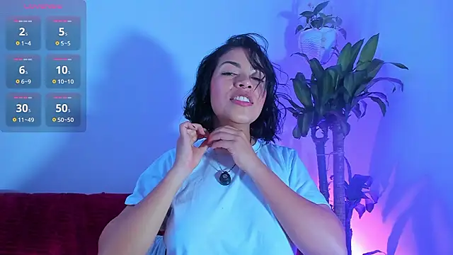 Snapshot of sara-jules chatting on 02/25/26, 11:31 sara-jules online show from 02/25/26, 11:31