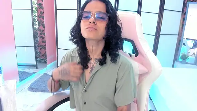 Snapshot of Julianne_7 chatting on 02/23/26, 08:50 Julianne 7 online show from 02/23/26, 08:50