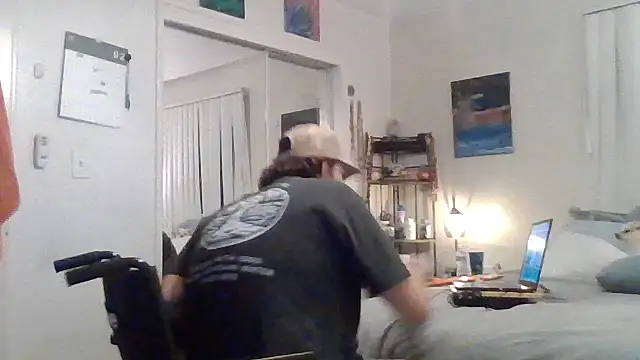 Tallhungandcloudy online show from 02/14/26, 06:43