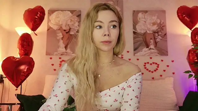 Snapshot of caty_kiss chatting on 02/14/26, 02:19 caty kiss online show from 02/14/26, 02:19