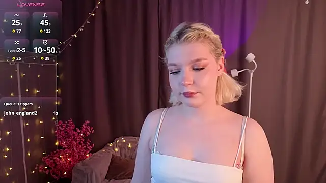 TobiteAnnie online show from 03/01/26, 03:47