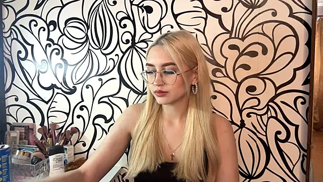 Snapshot of Kat_Catherine chatting on 02/25/26, 10:25 Kat Catherine online show from 02/25/26, 10:25