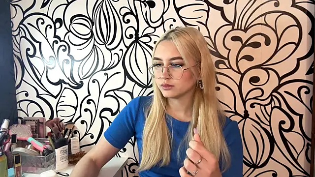 Snapshot of Kat_Catherine chatting on 02/27/26, 11:32 Kat Catherine online show from 02/27/26, 11:32