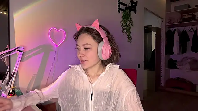 Snapshot of SlunkRear chatting on 02/17/26, 10:05 SlunkRear online show from 02/17/26, 10:05