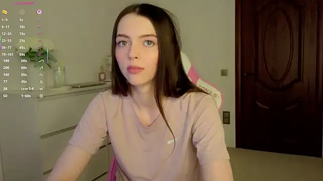 Snapshot of LizaRise chatting on 02/11/26, 12:10 LizaRise online show from 02/11/26, 12:10