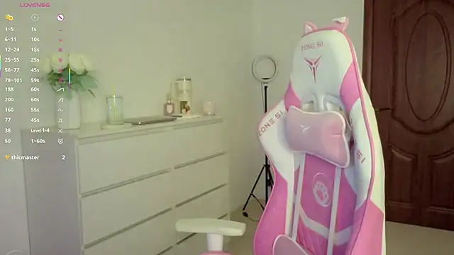 Snapshot of LizaRise chatting on 02/15/26, 12:03 LizaRise online show from 02/15/26, 12:03