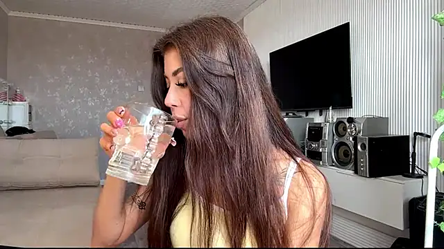 You Club Winx online show from 04/12/26, 07:13