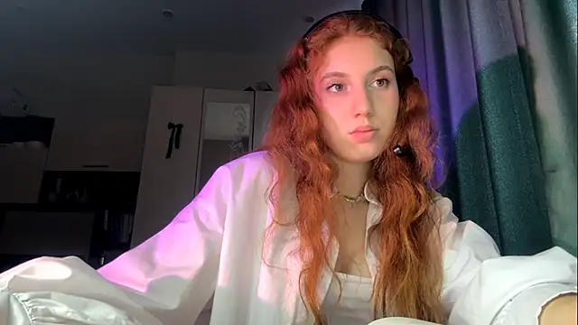 Snapshot of AliceCarrol chatting on 02/15/26, 02:58 AliceCarrol online show from 02/15/26, 02:58