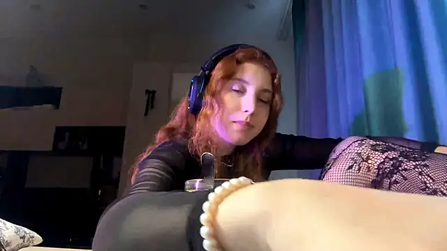 Snapshot of AliceCarrol chatting on 02/25/26, 02:16 AliceCarrol online show from 02/25/26, 02:16