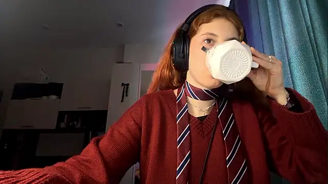 Snapshot of AliceCarrol chatting on 03/02/26, 02:02 AliceCarrol online show from 03/02/26, 02:02