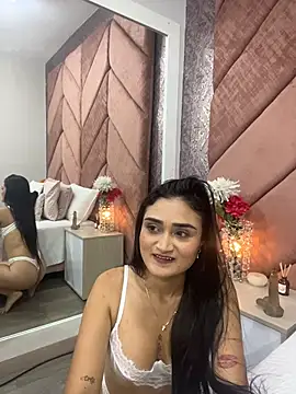 Snapshot of Sunny_Linn chatting on 03/23/26, 10:41 Sunny Linn online show from 03/23/26, 10:41