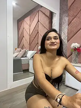 Snapshot of Sunny_Linn chatting on 03/31/26, 10:48 Sunny Linn online show from 03/31/26, 10:48