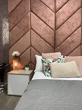 Snapshot of Sunny_Linn chatting on 04/10/26, 12:54 Sunny Linn online show from 04/10/26, 12:54