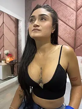 Snapshot of Sunny_Linn chatting on 04/13/26, 10:32 Sunny Linn online show from 04/13/26, 10:32