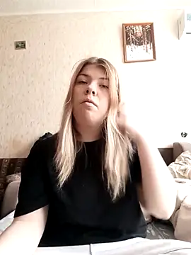 Snapshot of EvaTallor chatting on 03/02/26, 06:25 EvaTallor online show from 03/02/26, 06:25