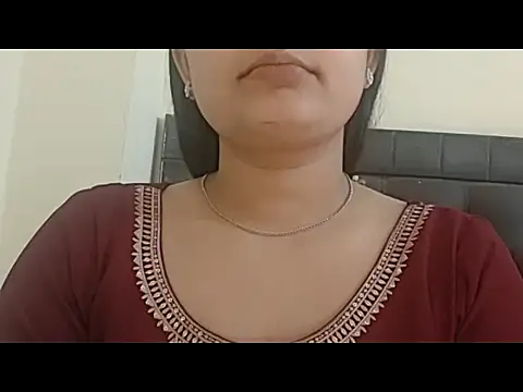 Snapshot of Strip_Girl8 chatting on 02/10/26, 02:32 Strip Girl8 online show from 02/10/26, 02:32