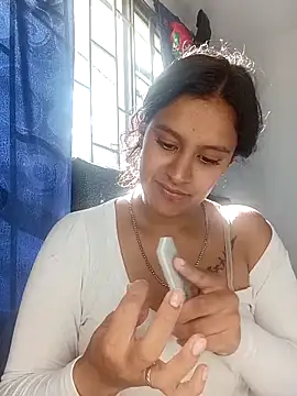 luna E online show from 02/25/26, 08:07