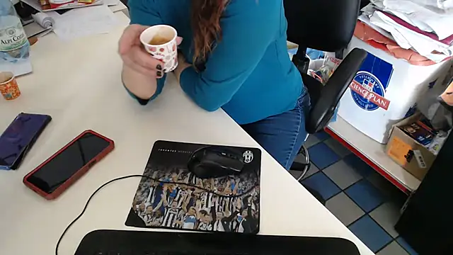 Snapshot of CpLauraMauro chatting on 04/09/26, 04:23 CpLauraMauro online show from 04/09/26, 04:23