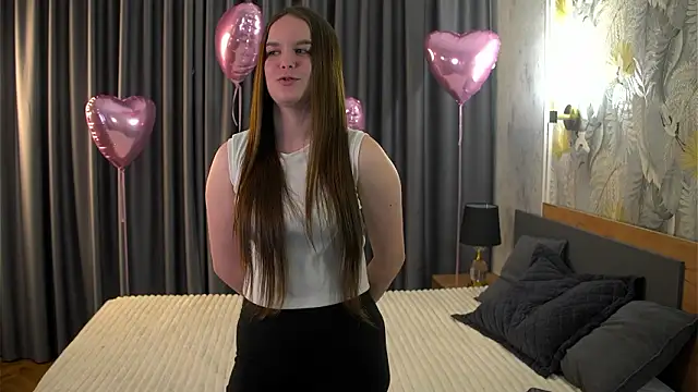 Snapshot of MarenCalarco chatting on 02/15/26, 03:53 MarenCalarco online show from 02/15/26, 03:53