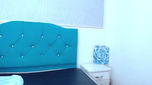 orianna and sasha online show from 04/14/26, 08:48