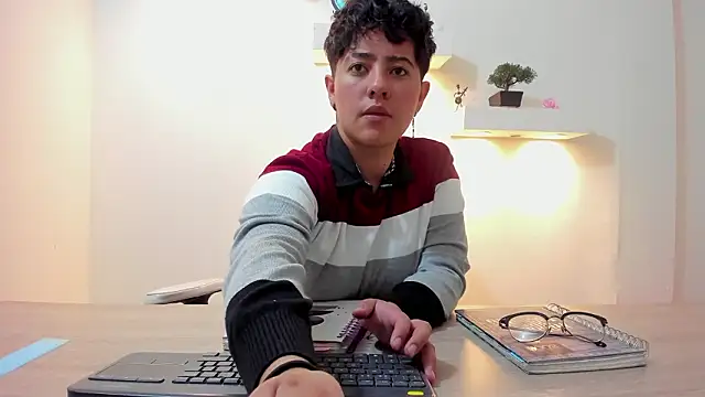 Snapshot of Gaia_n_Nix chatting on 02/17/26, 07:53 Gaia n Nix online show from 02/17/26, 07:53