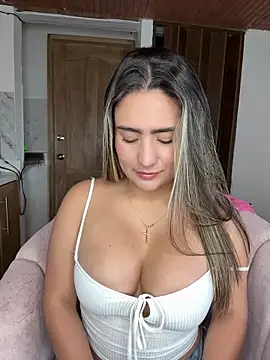 Snapshot of Miilana_ chatting on 04/08/26, 09:04 Miilana online show from 04/08/26, 09:04