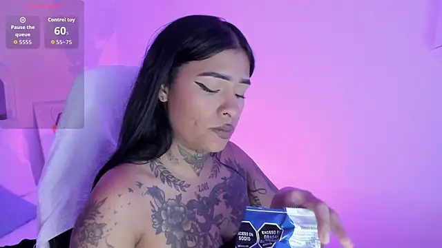 Snapshot of Aisha_Haddad chatting on 02/17/26, 02:35 Aisha Haddad online show from 02/17/26, 02:35