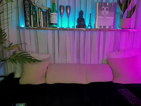 Miss-liaa online show from 03/08/26, 02:04